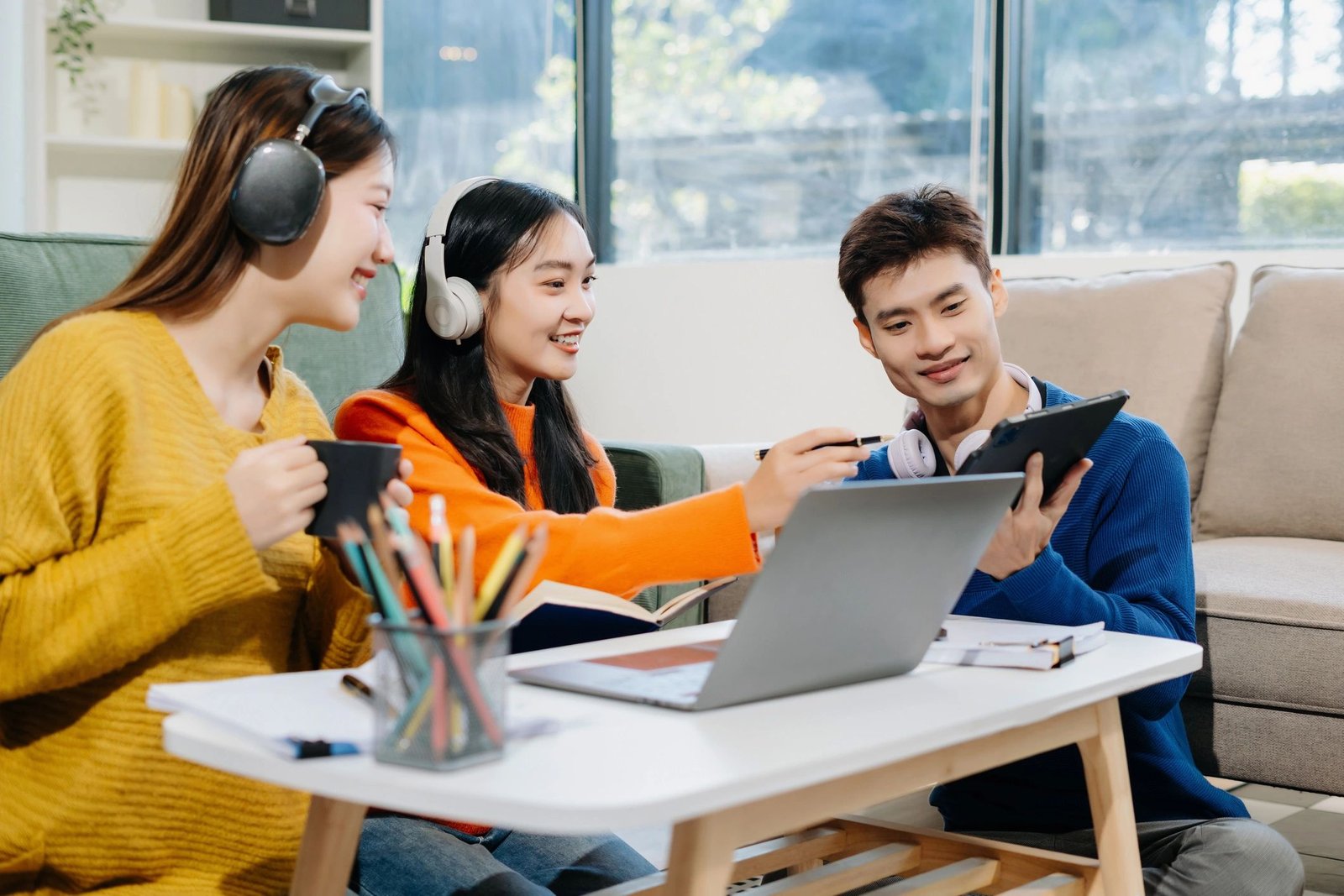 students studying online education